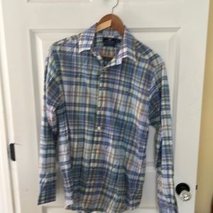 Vineyard Vines button down shirt
